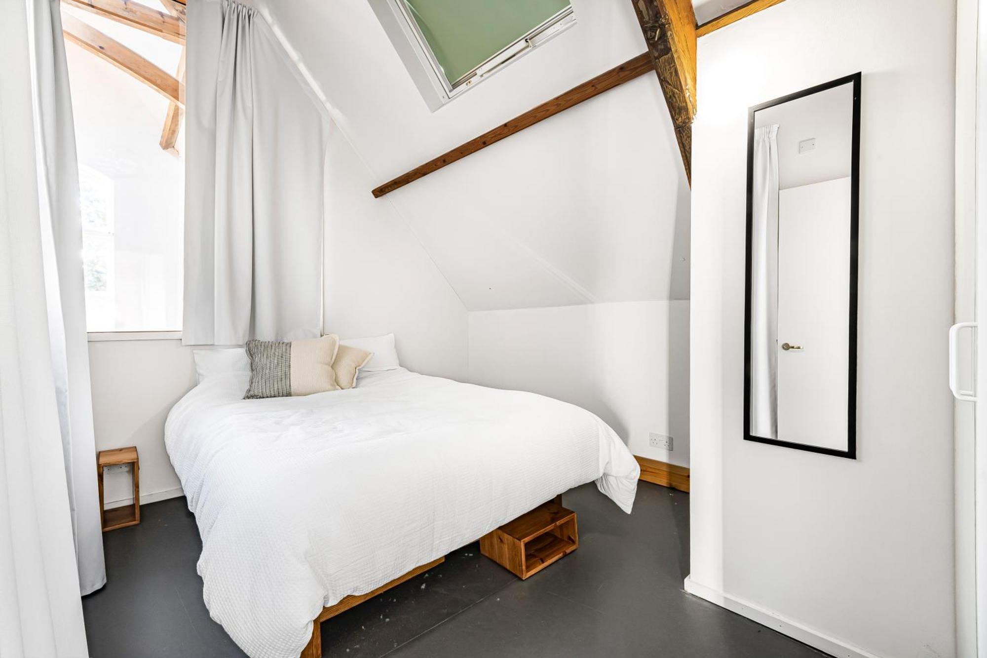 Casa de férias Schoolbell Mews Full 3 Bedroom 2 Bathroom Architect Designed Mews House Fabulous Bow, Victoria Park Location *
