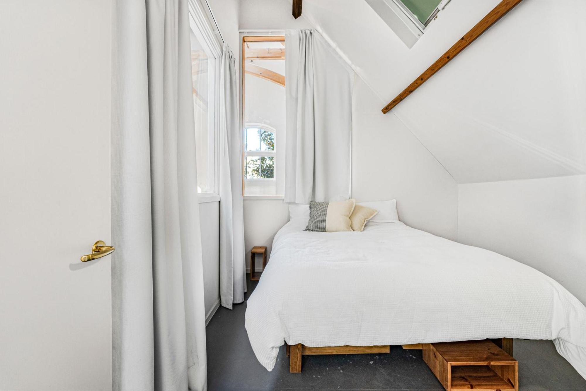 Casa de férias Schoolbell Mews Full 3 Bedroom 2 Bathroom Architect Designed Mews House Fabulous Bow, Victoria Park Location *