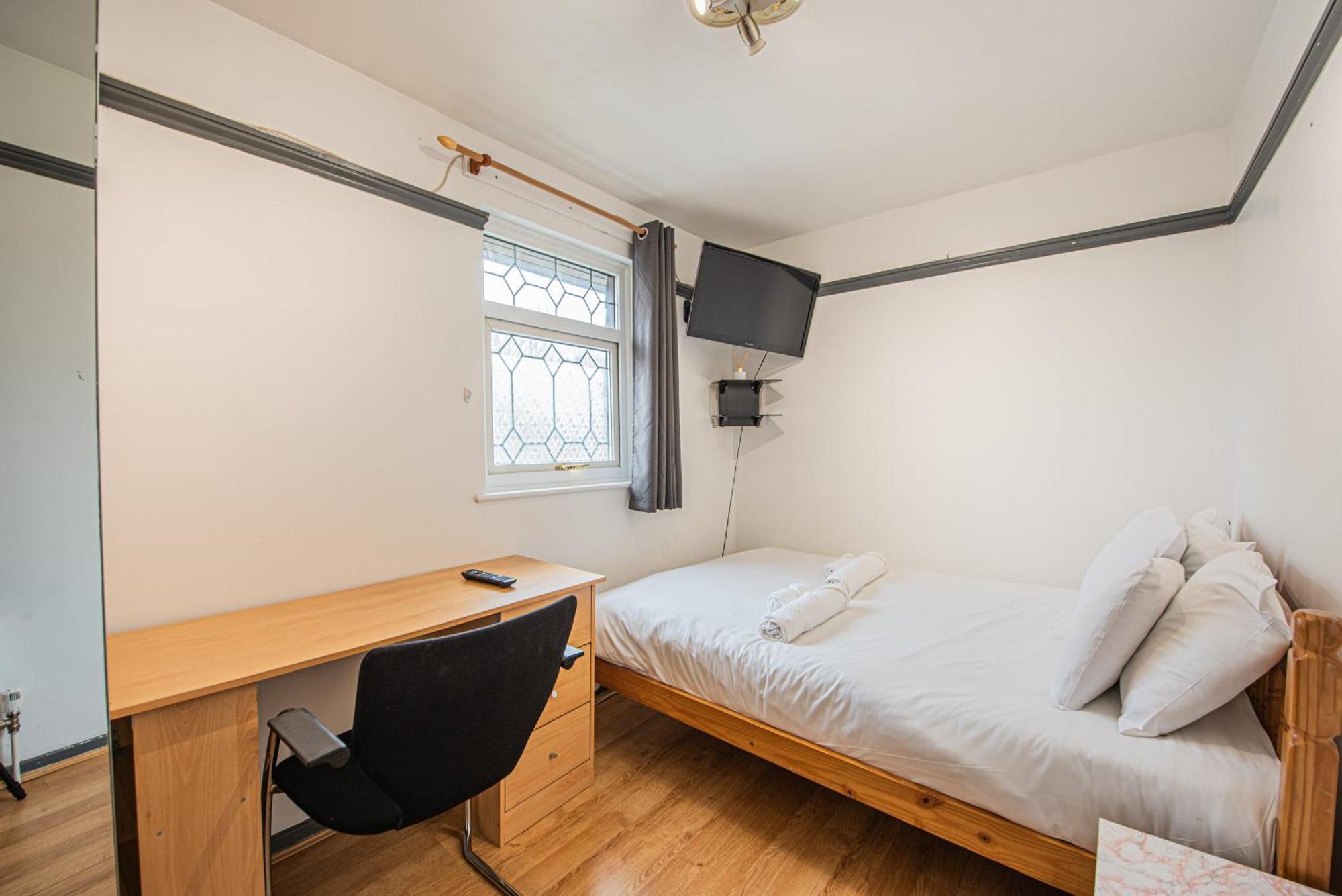 Spacious 4-bed With Garden & Free Parking Apartamento Londres