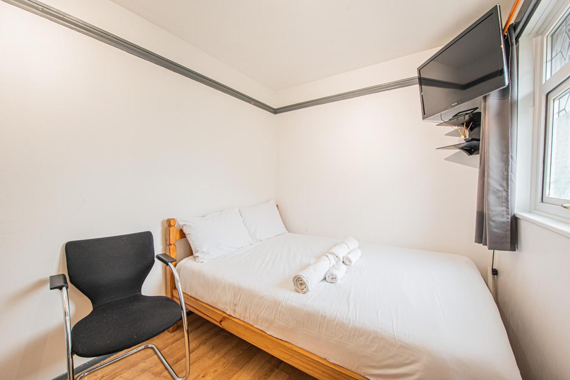 Apartamento Spacious 4-bed With Garden & Free Parking Londres