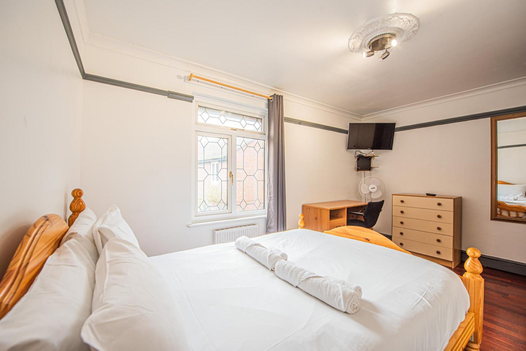 Spacious 4-bed With Garden & Free Parking Londres