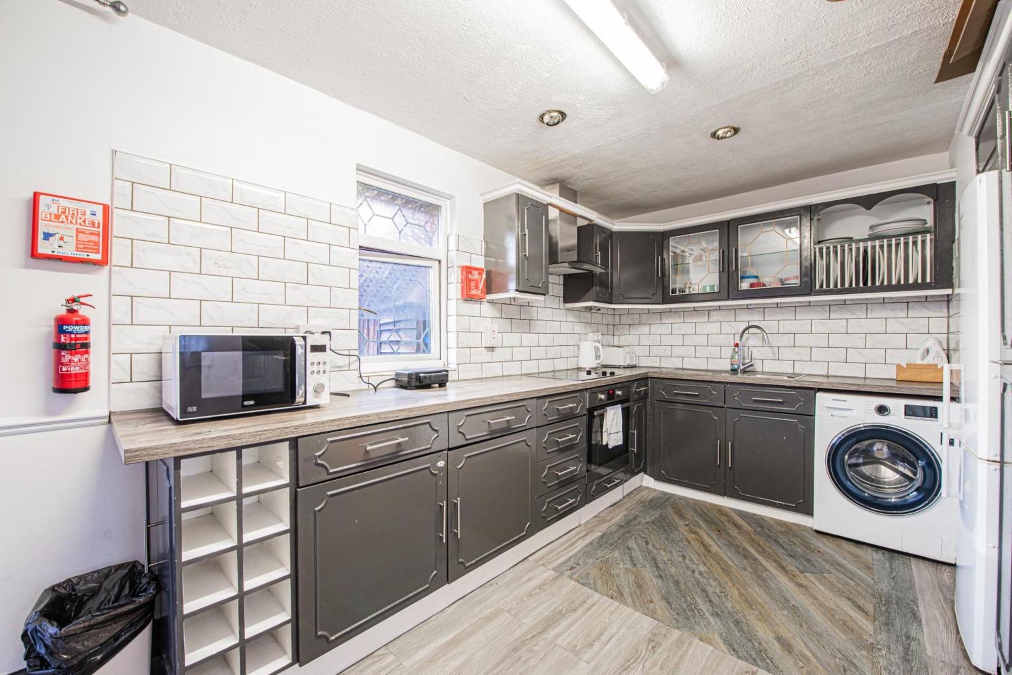 Spacious 4-bed With Garden & Free Parking Apartamento Londres