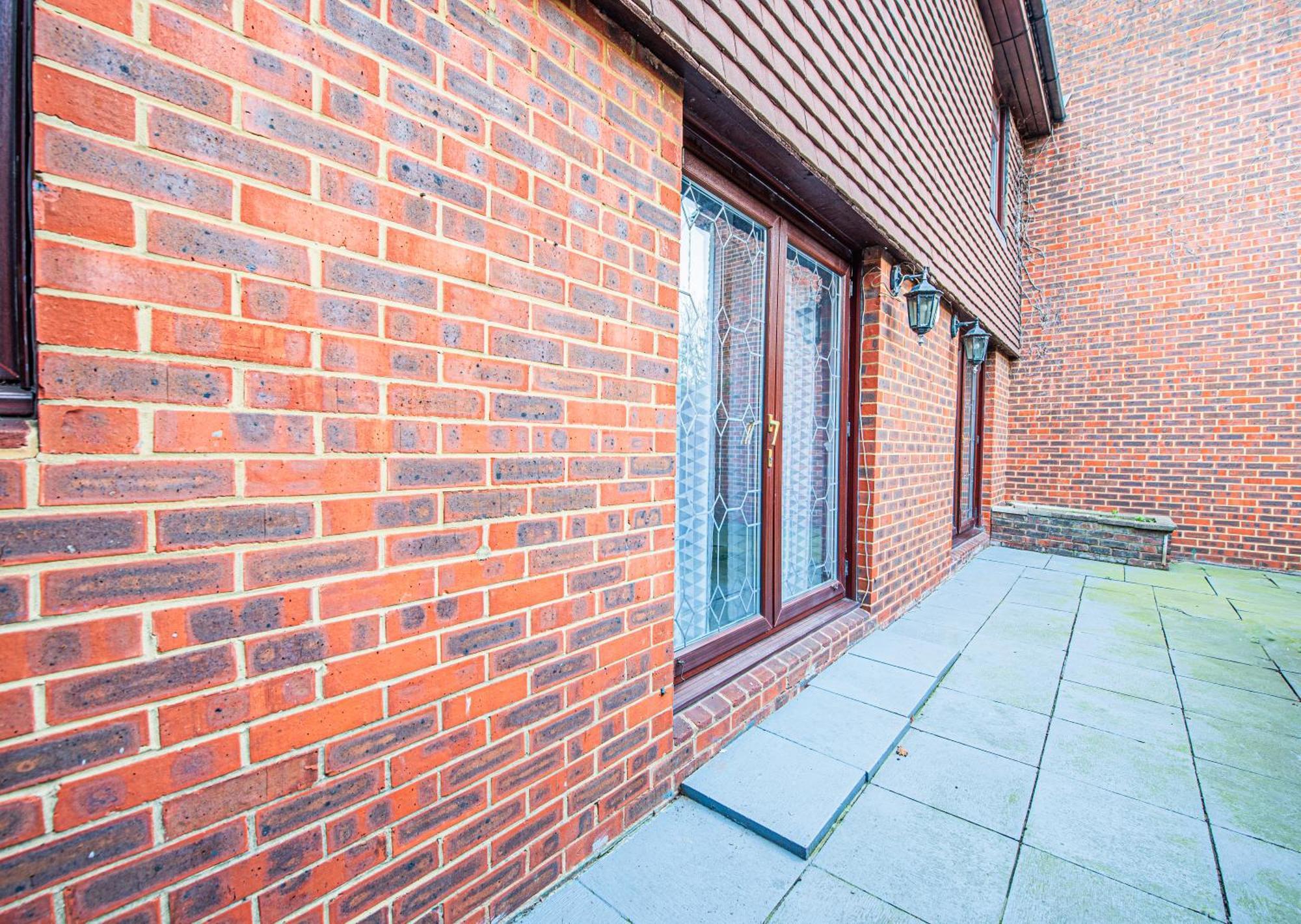 Spacious 4-bed With Garden & Free Parking Apartamento