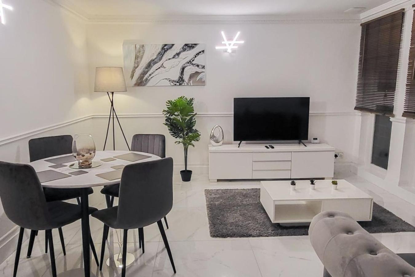 Stunning 2 Bedroom In Canary Wharf Holiday home