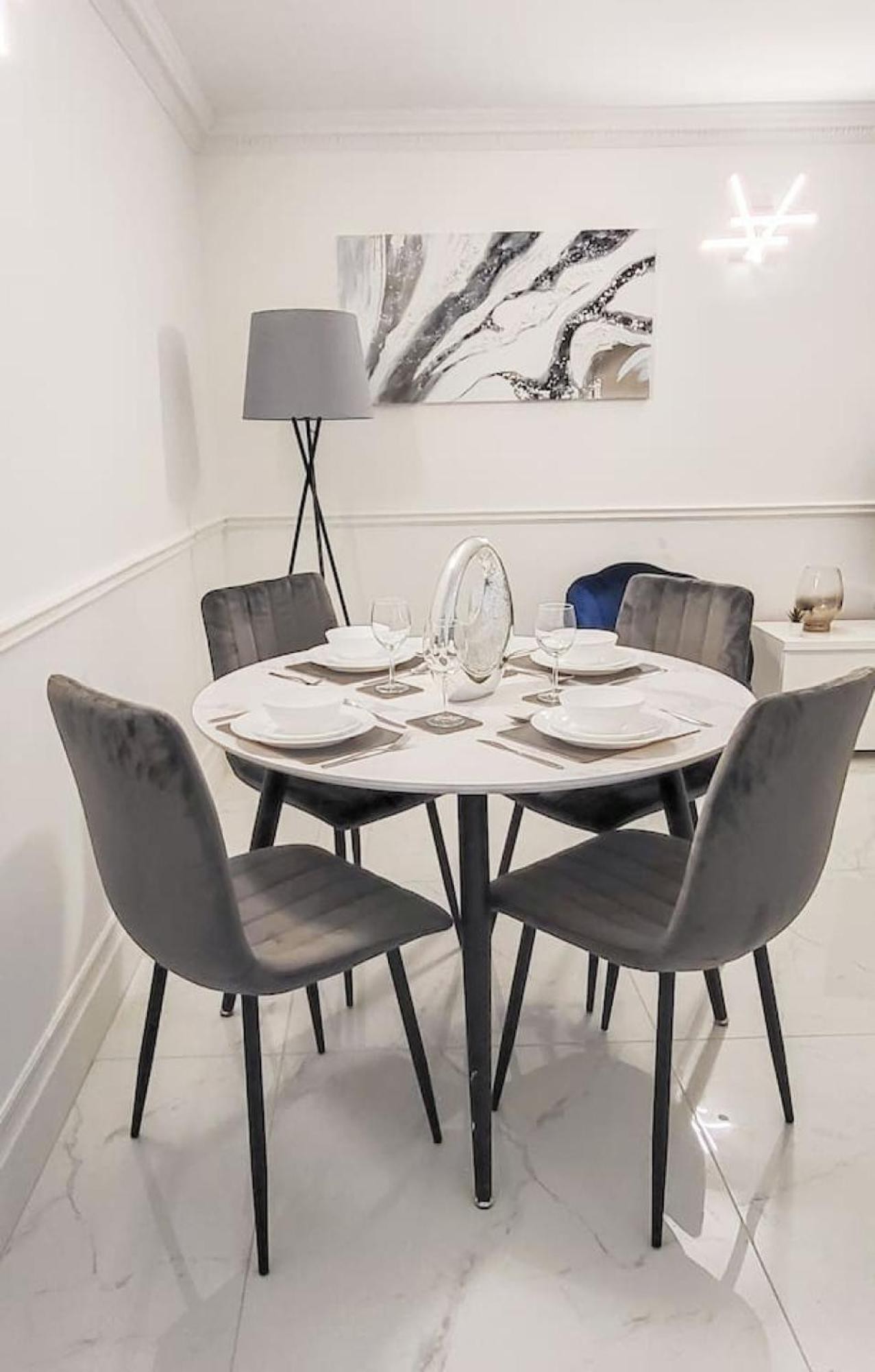 Holiday home Stunning 2 Bedroom In Canary Wharf London