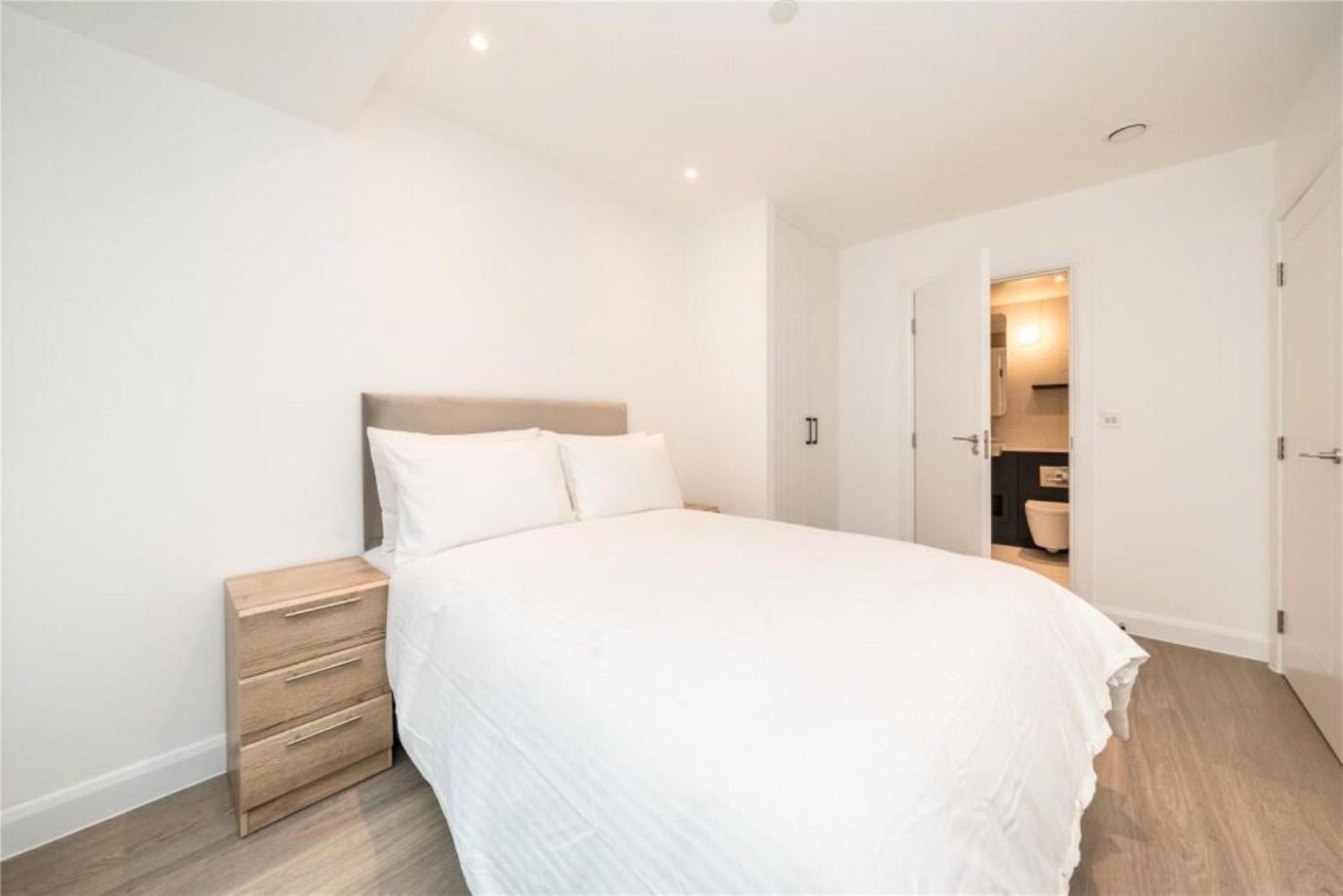 Excel 2 Bed London