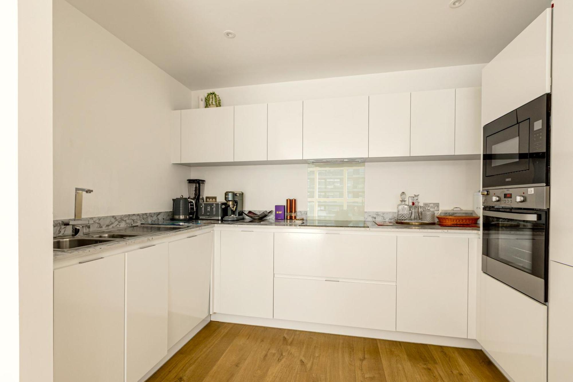 Cosy 2br Riverside In Greenwich With Balcony Apartment *