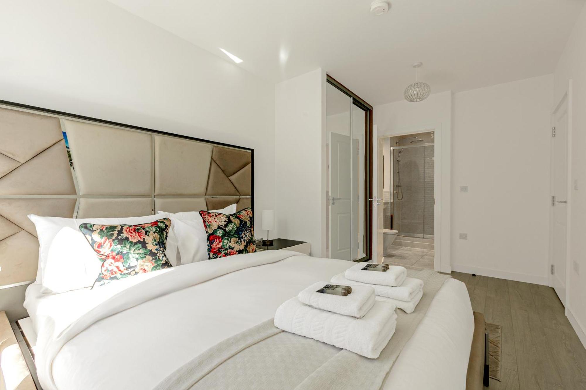 Apartment Cosy 2br Riverside In Greenwich With Balcony