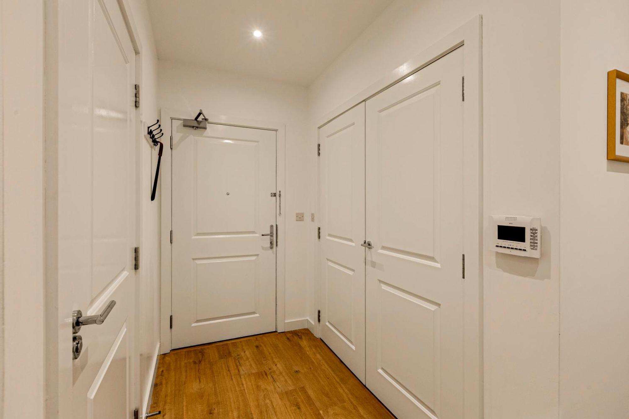 Cosy 2br Riverside In Greenwich With Balcony Apartment London