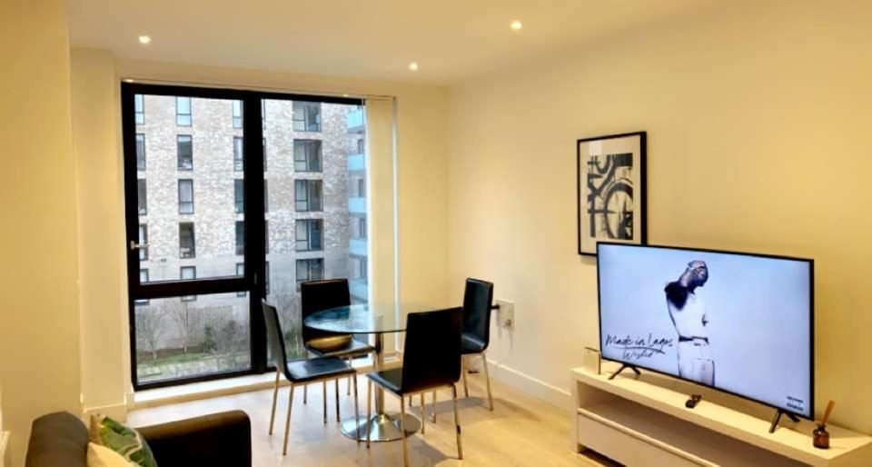 Stylish Flat Close To Excel Centre Apartment