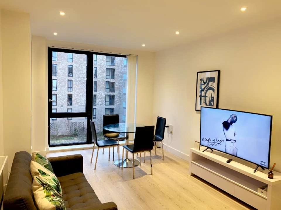 Stylish Flat Close To Excel Centre London