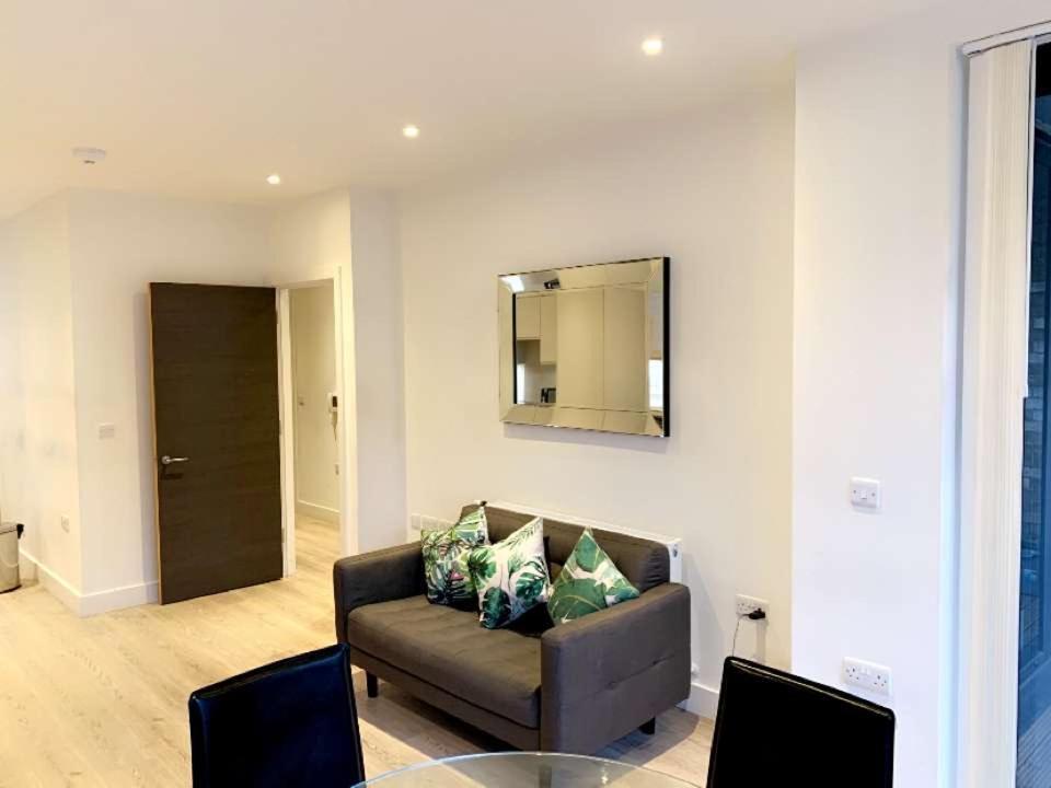 Stylish Flat Close To Excel Centre Apartment