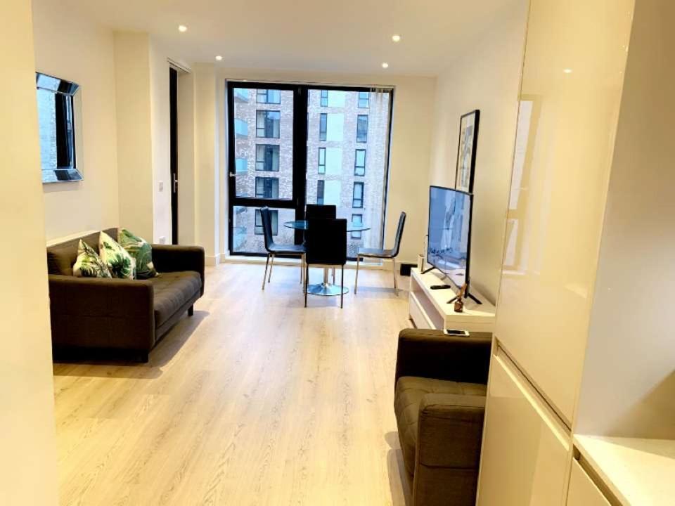 Stylish Flat Close To Excel Centre Apartment London