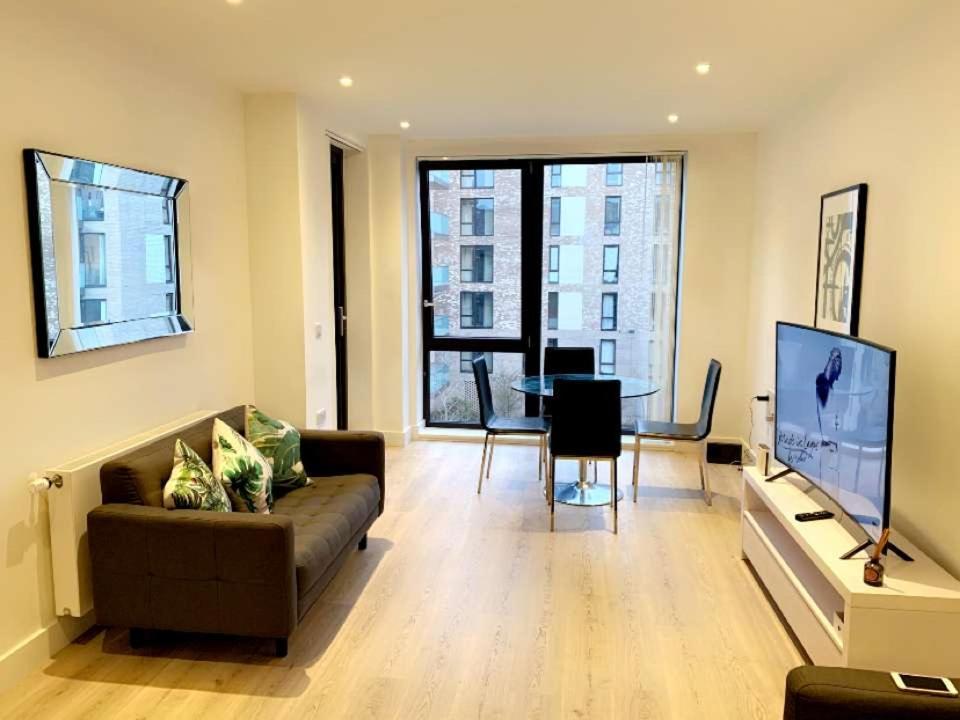 Stylish Flat Close To Excel Centre London