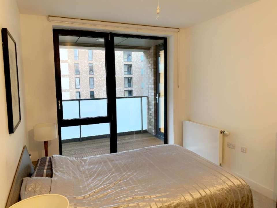 Stylish Flat Close To Excel Centre Apartment