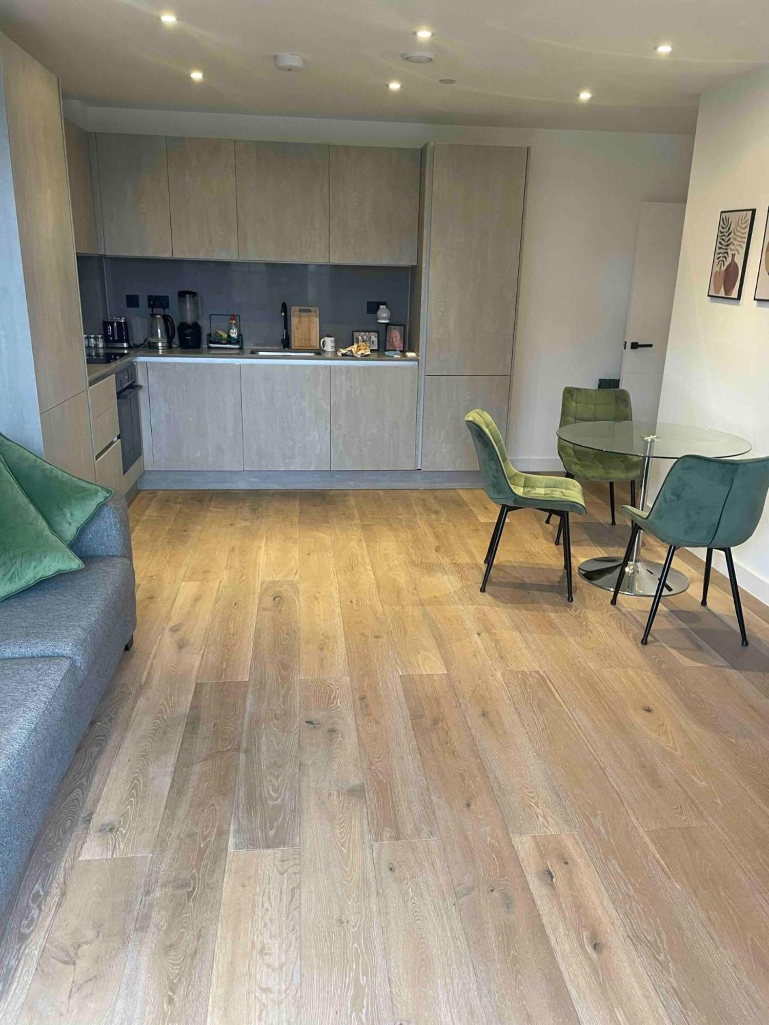 Elegant Flat - Brand New & Fully Equipped Apartment London