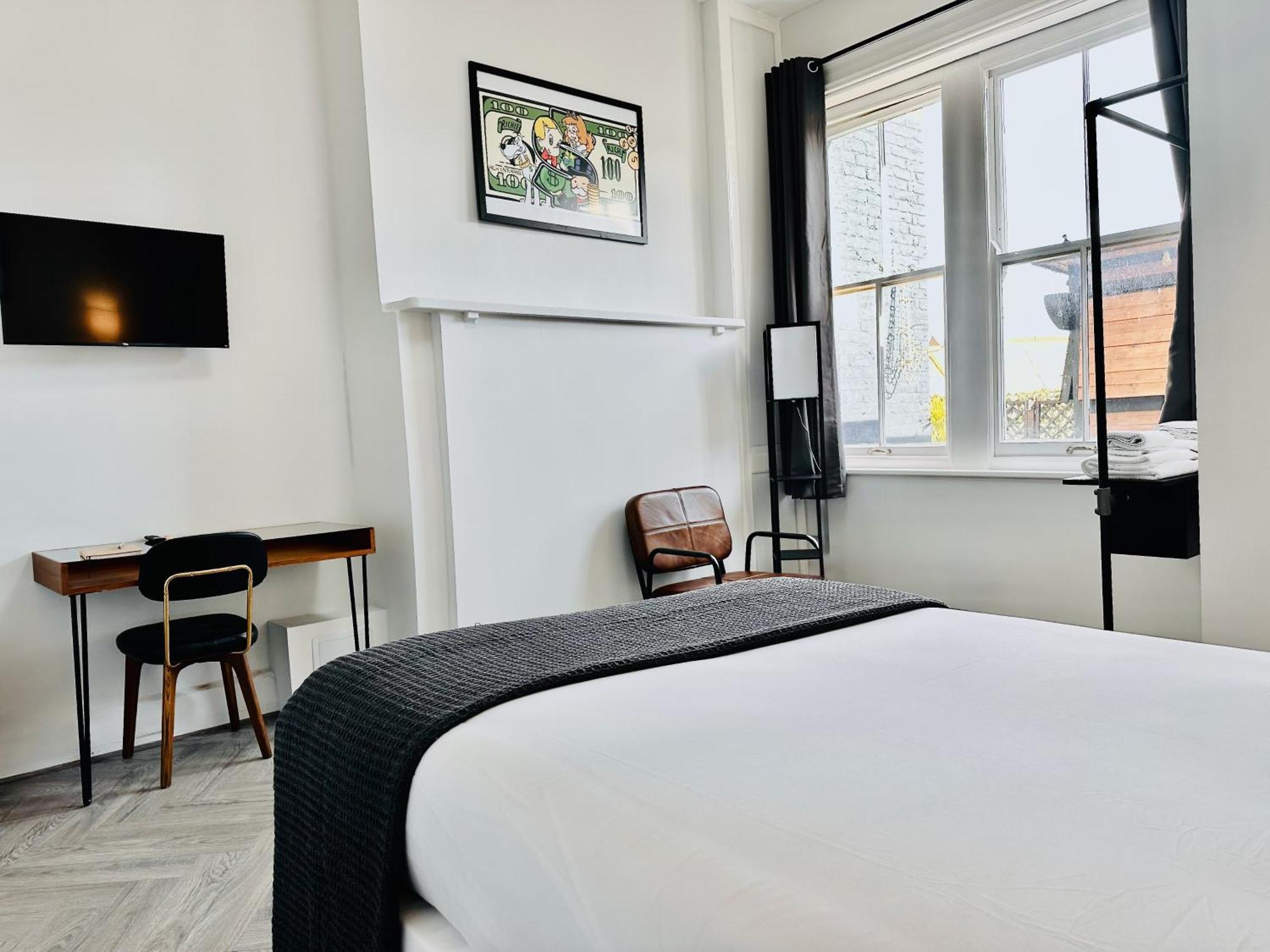 Apartment D8 House