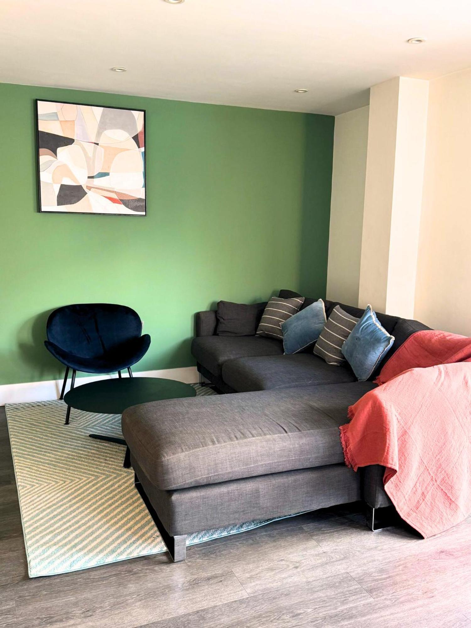Apartment Hive - East *