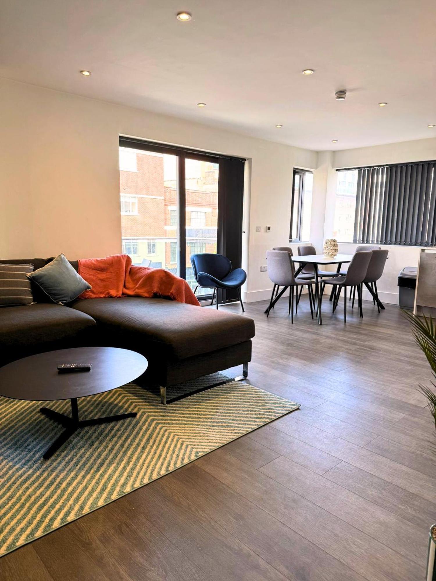 Apartment Hive - East *