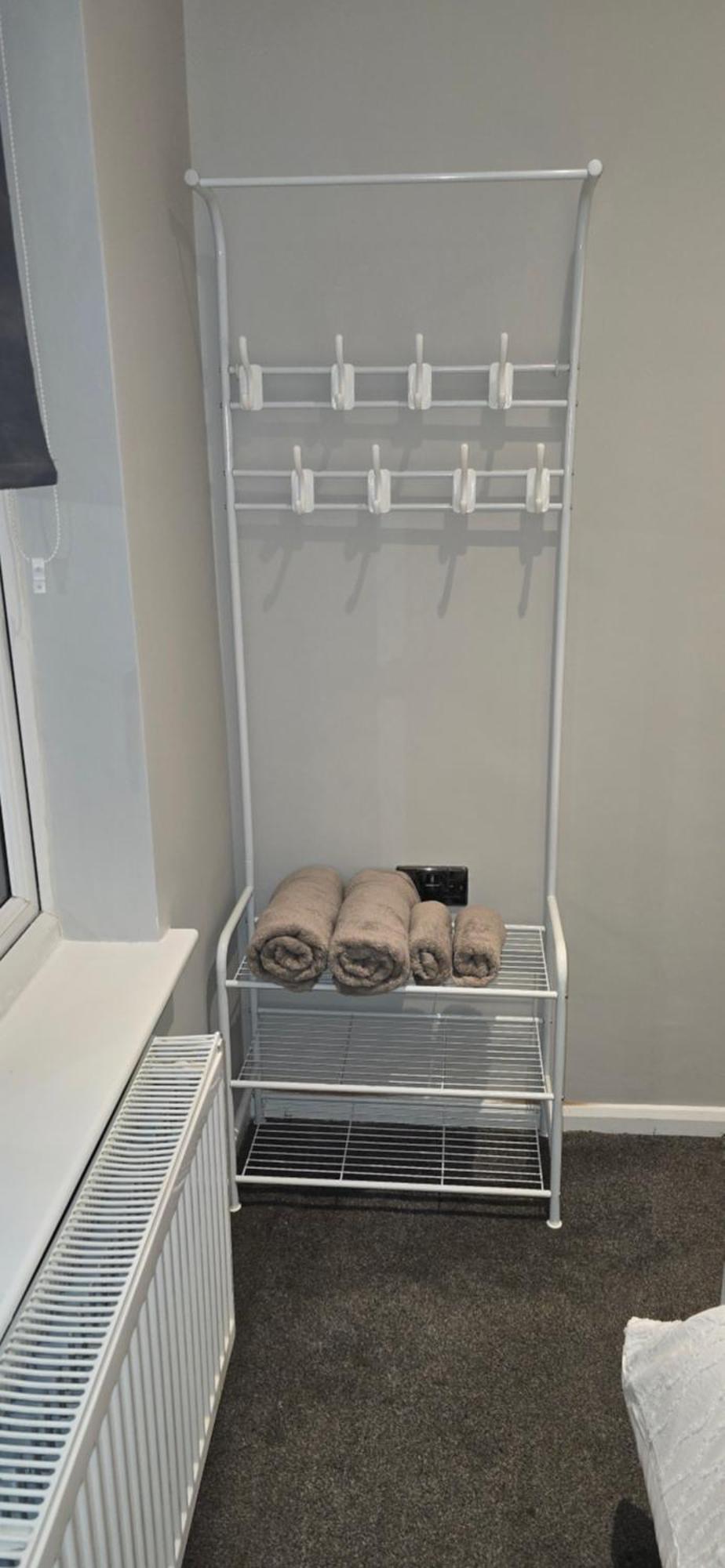 Alross With Breakfast Free London