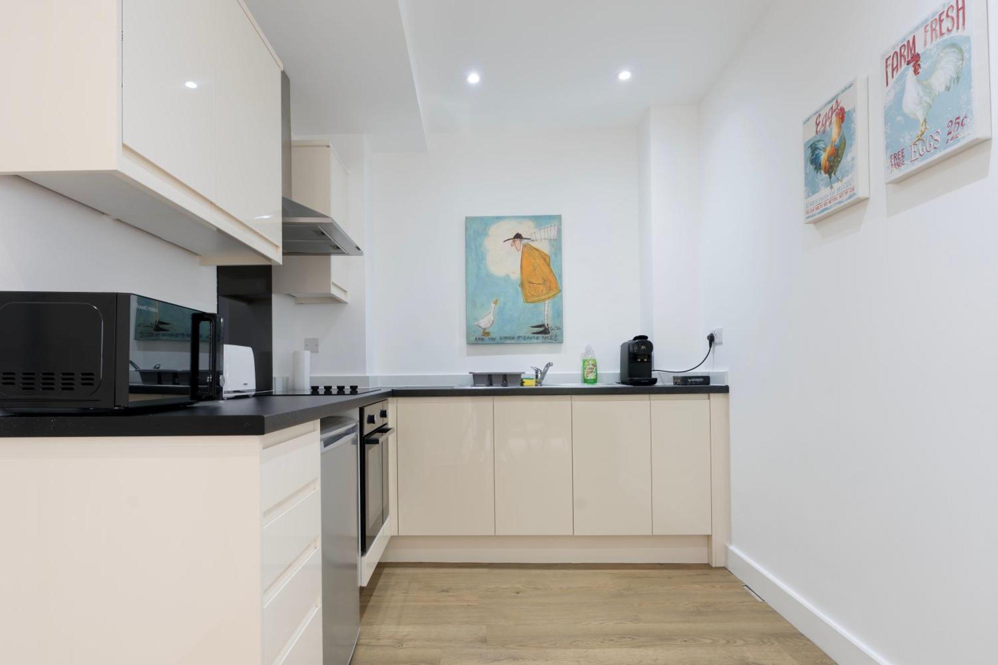 Stylish Modern By Aldgate East Station 4 Apartment