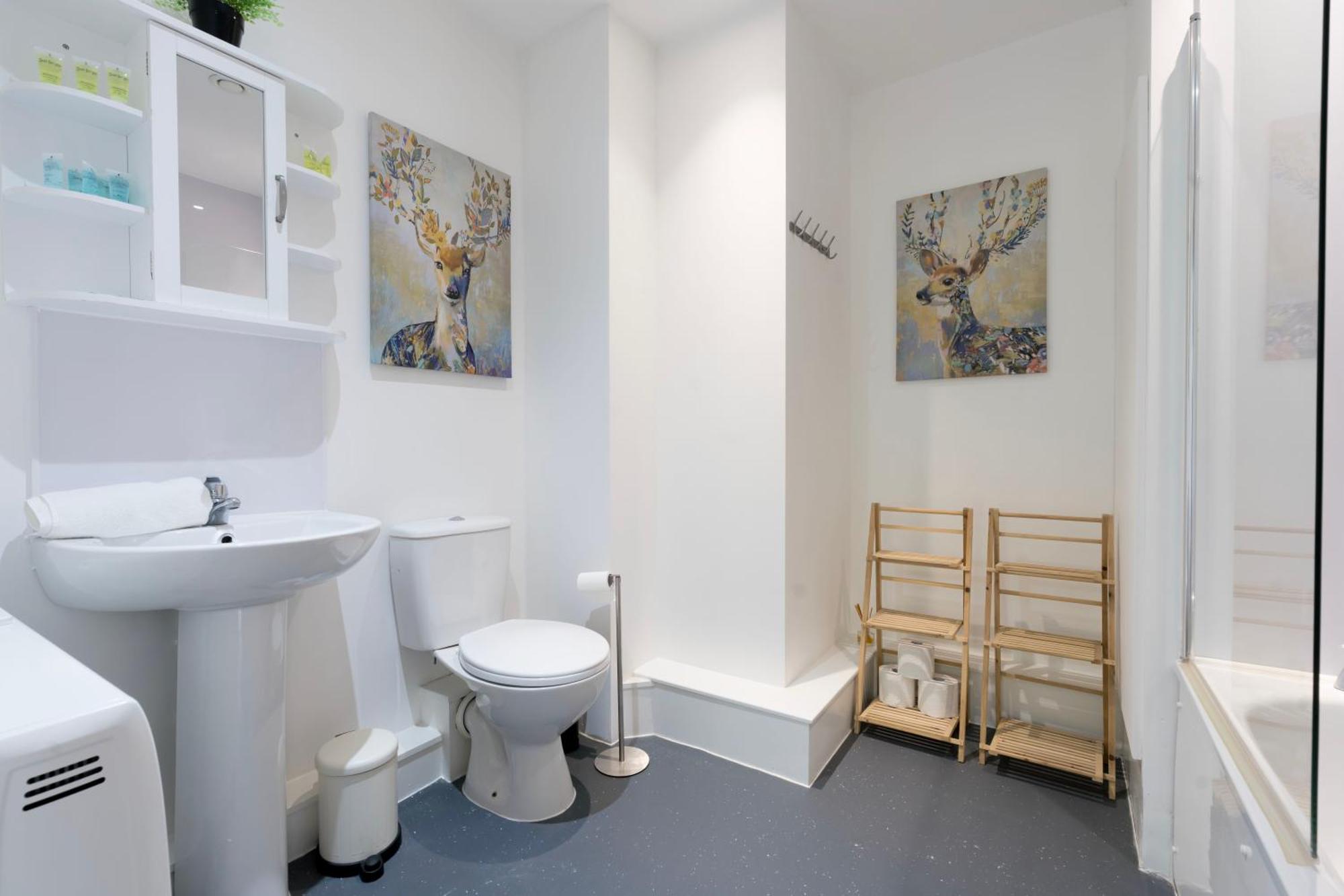 Stylish Modern By Aldgate East Station 4 Apartment *