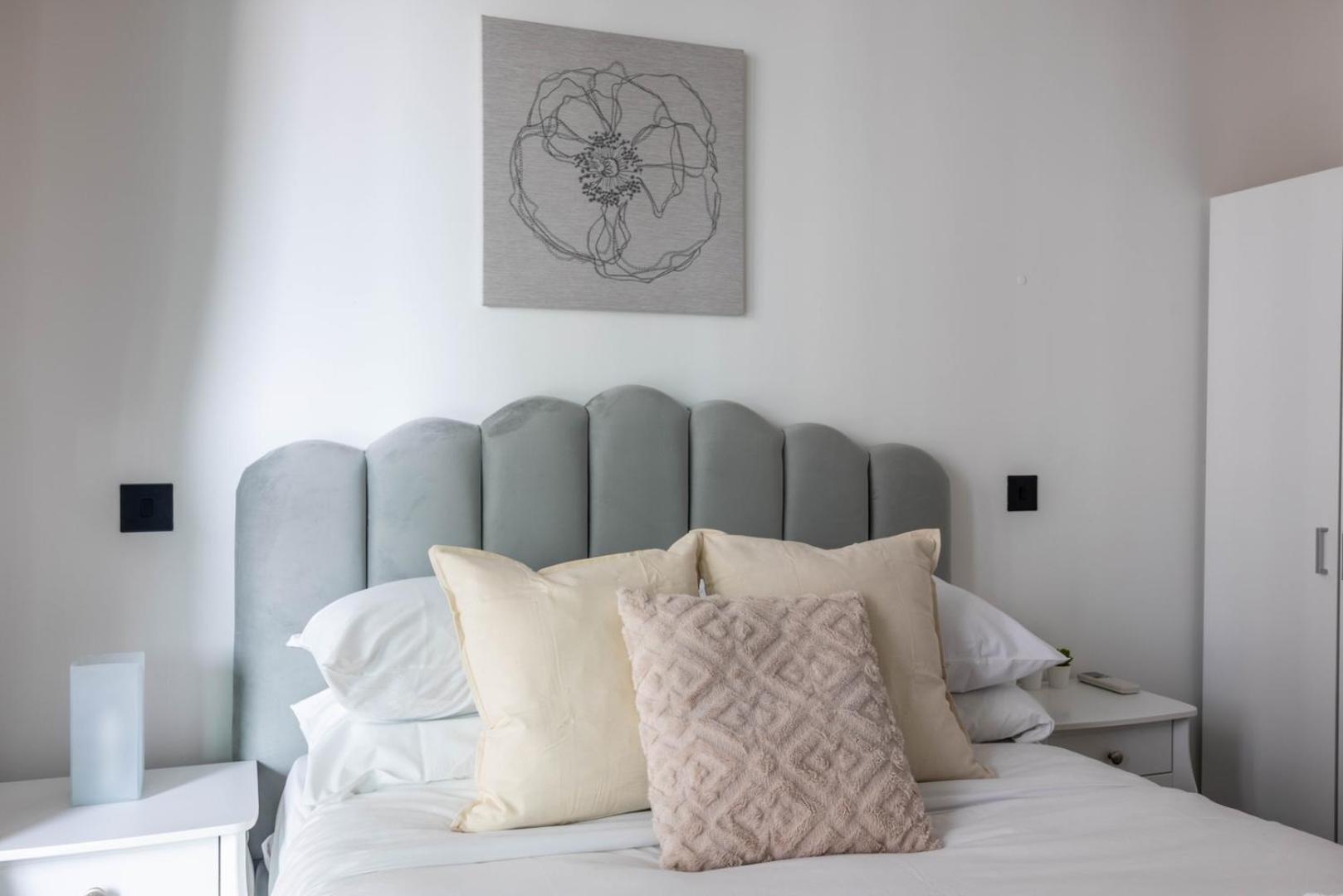 Apartment New | Luxury 2bd/2b Wapping London