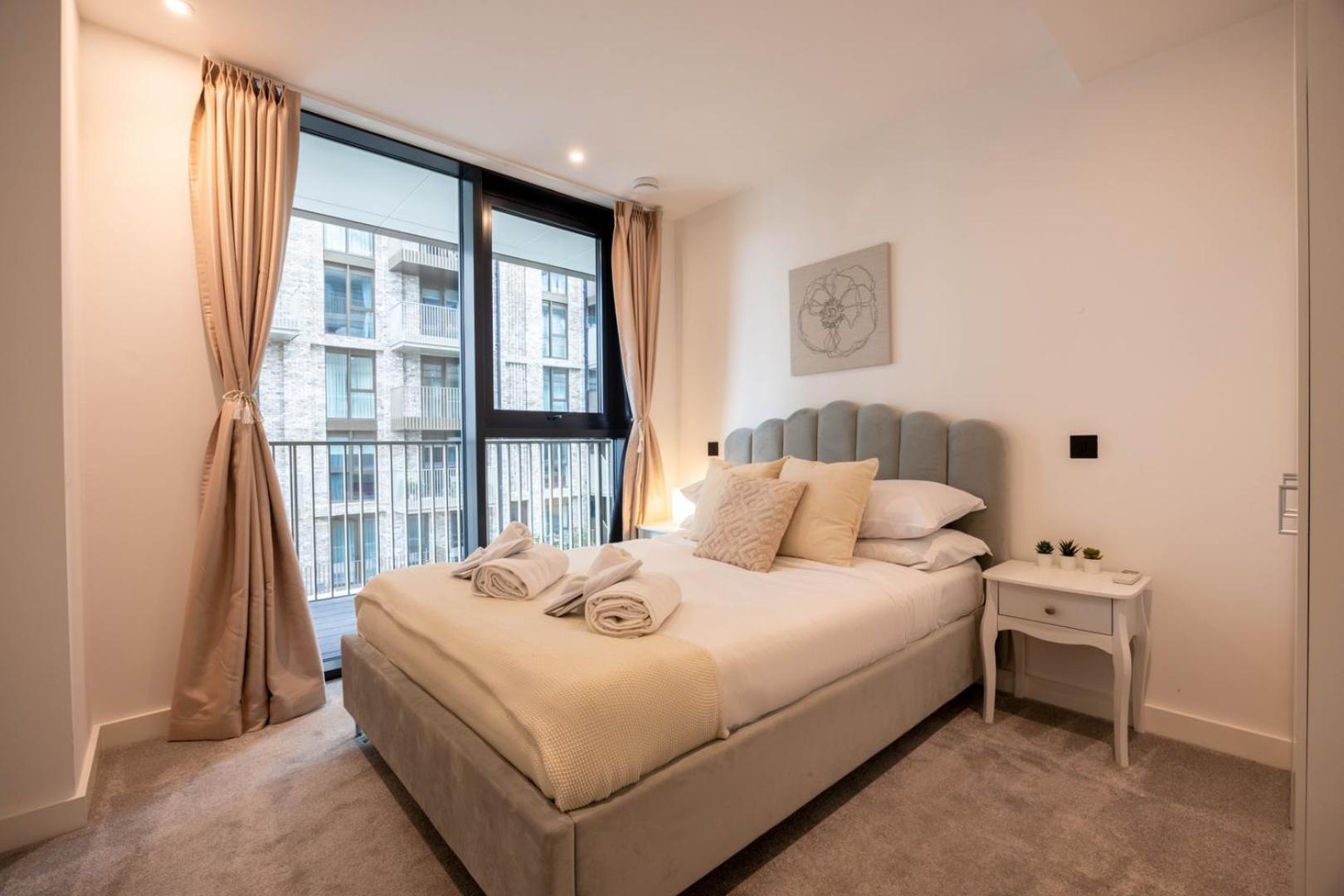 Apartment New | Luxury 2bd/2b Wapping London