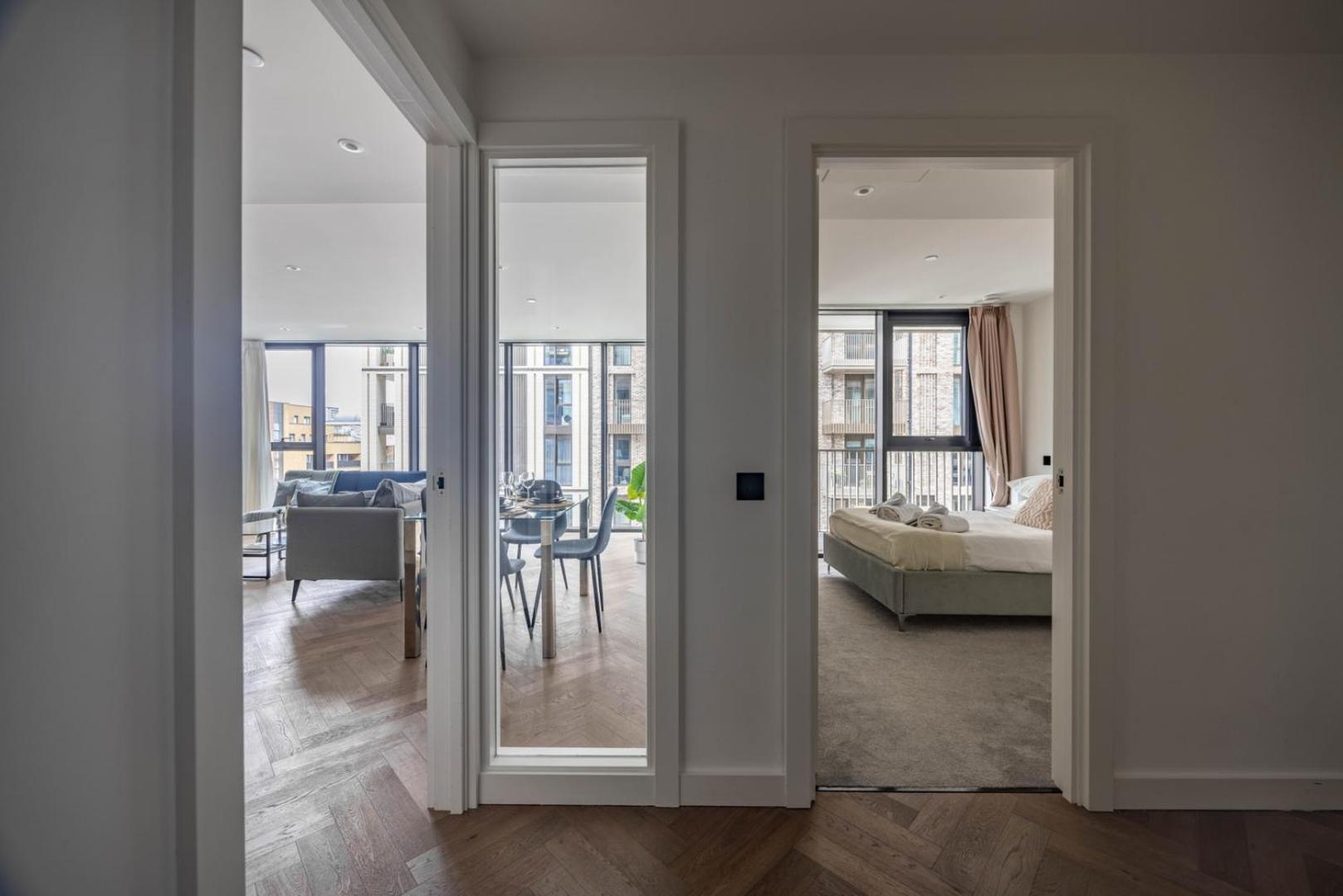 New | Luxury 2bd/2b Wapping