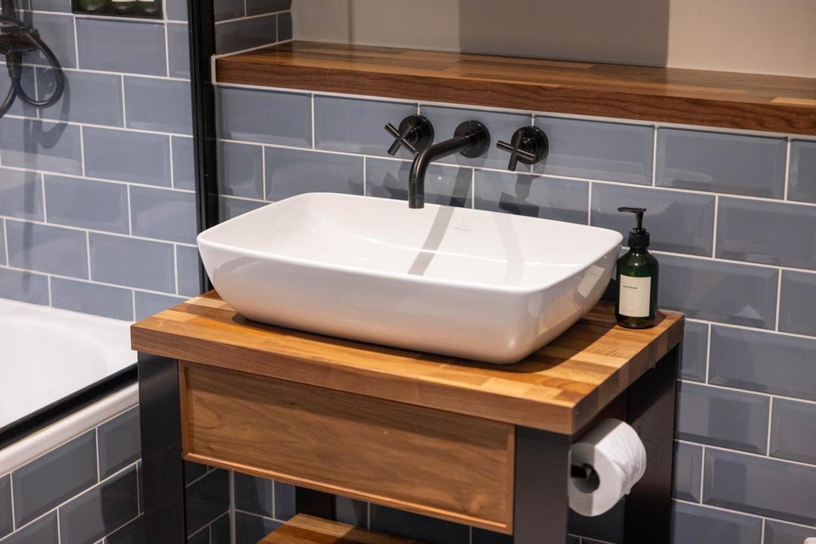 New | Luxury 2bd/2b Wapping Apartment London