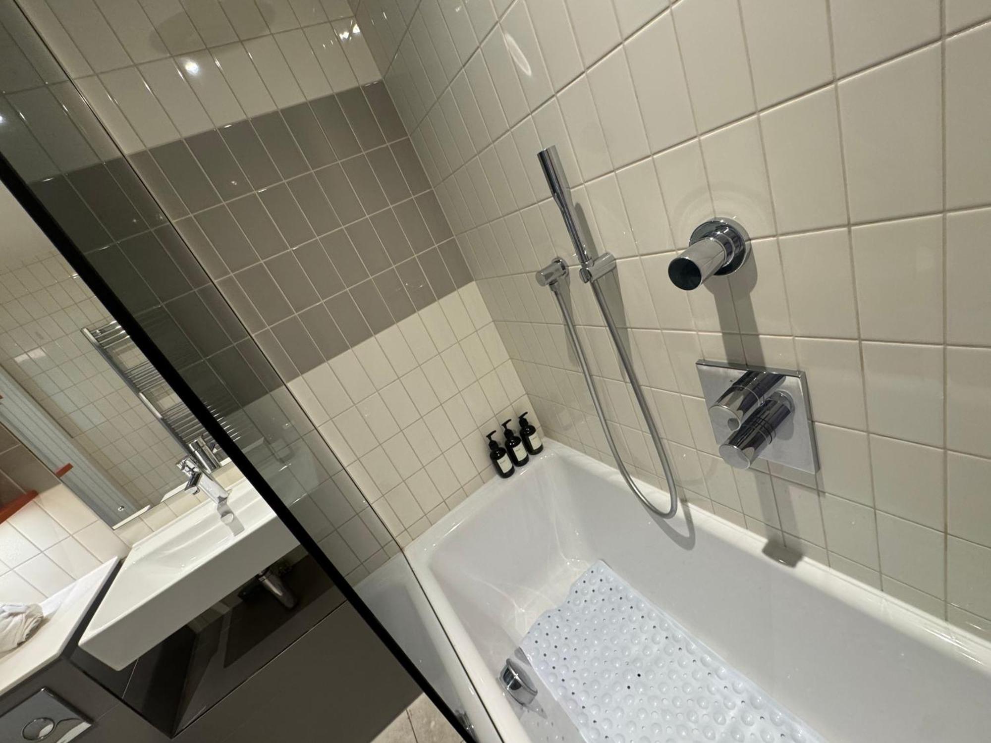 The Heights At Riverline O2 View & Ac Apartment London