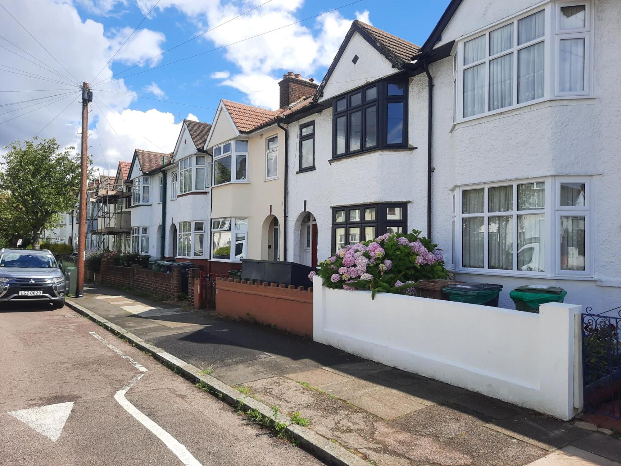 Alross With Breakfast Free Guest house