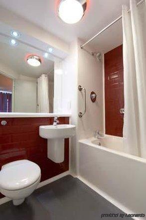 Travelodge Battersea 2* London