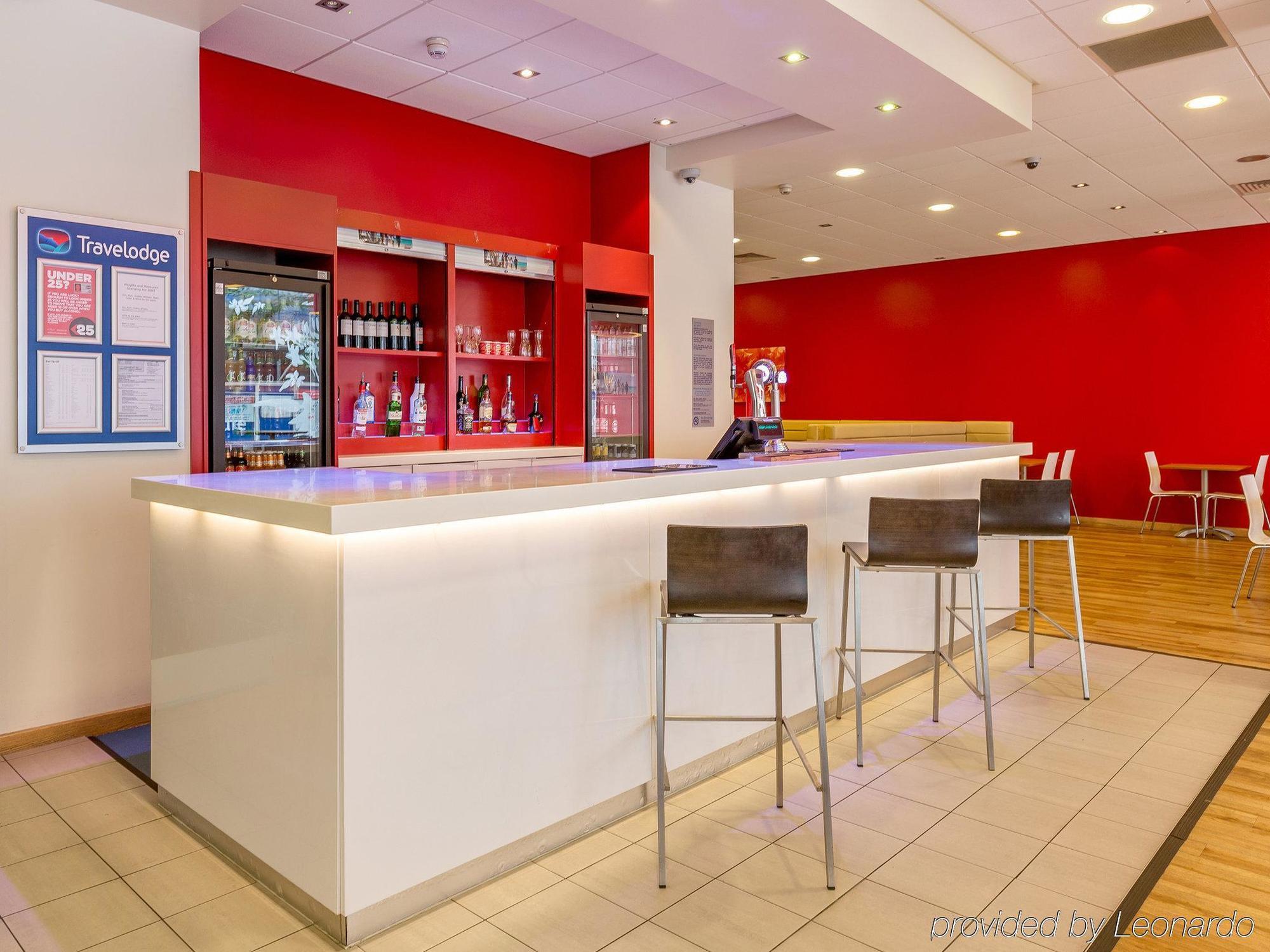 Travelodge Woolwich Hotel 2*