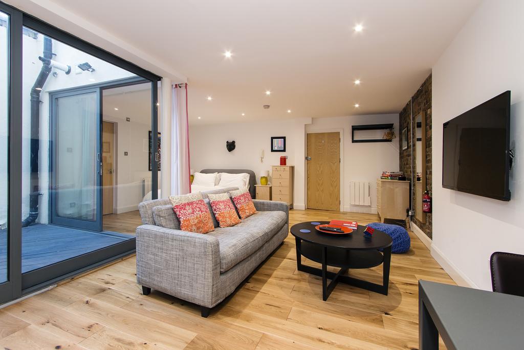 Apartment Crashpads Shoreditch Loft With Private Courtyard *
