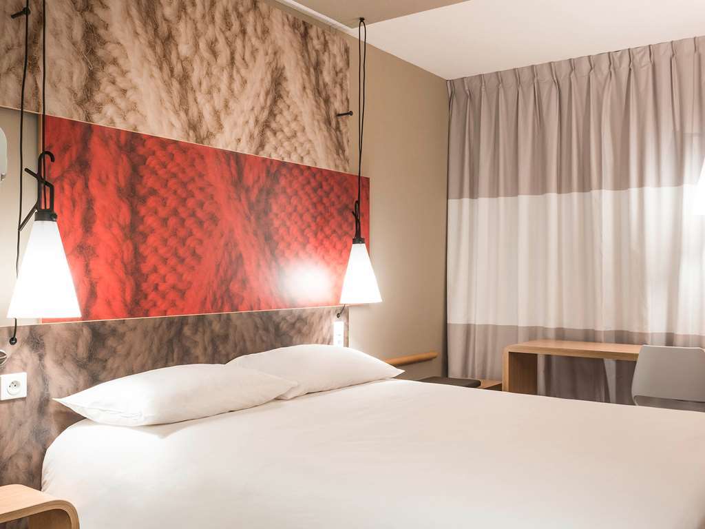 Ibis Docklands Canary Wharf Hotel 3*
