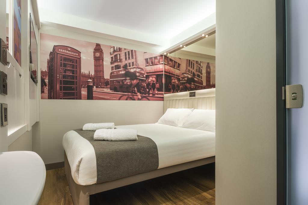 Hotel Point A Canary Wharf London