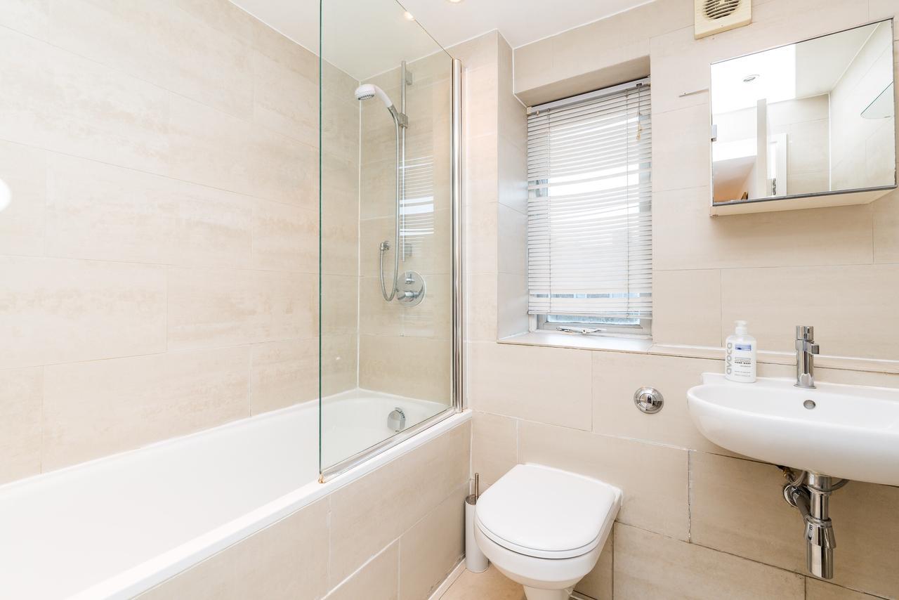 Guest house Riverbank Stay