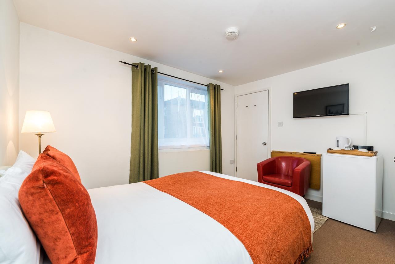 Guest house Riverbank Stay *