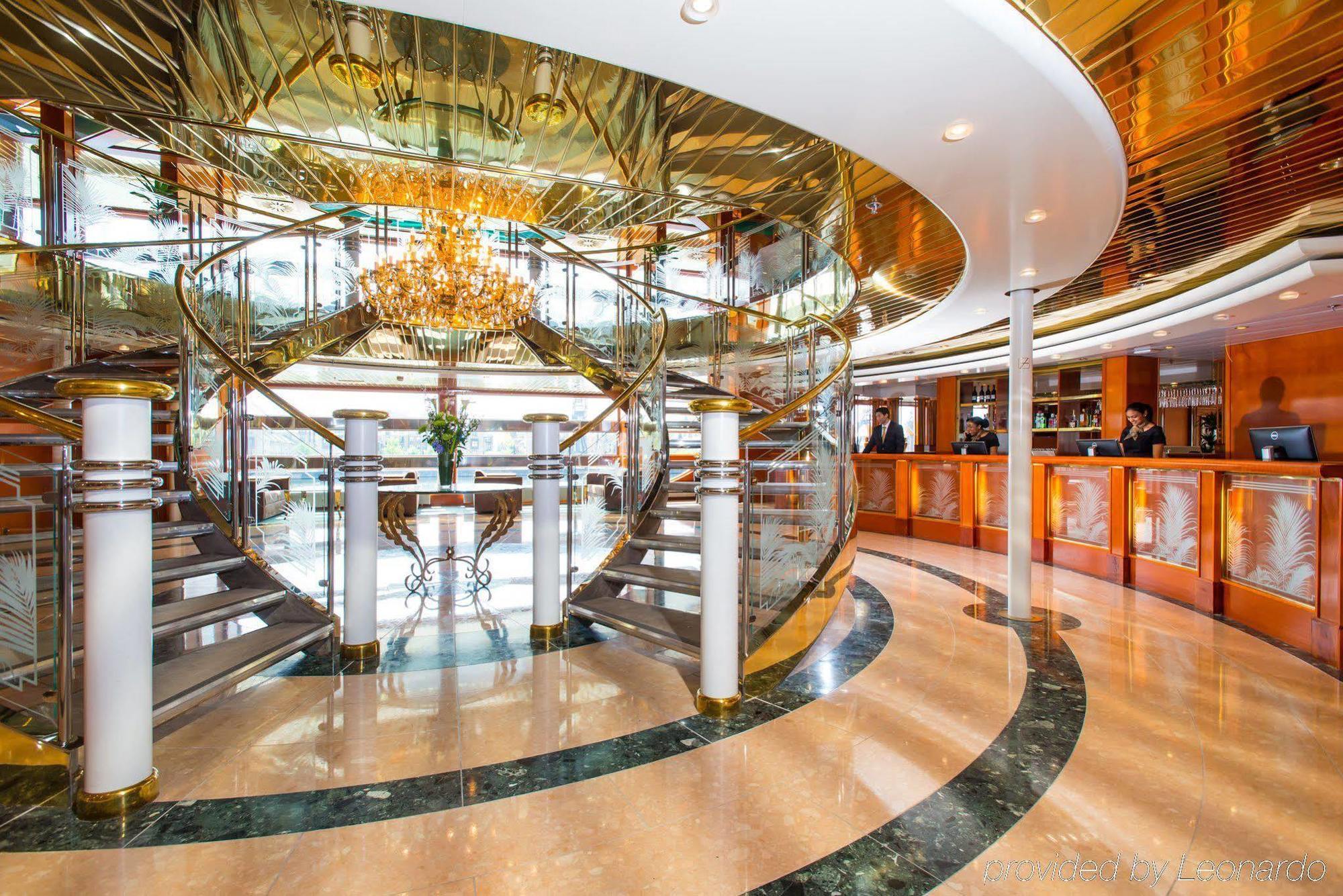 Hotel Sunborn Yacht