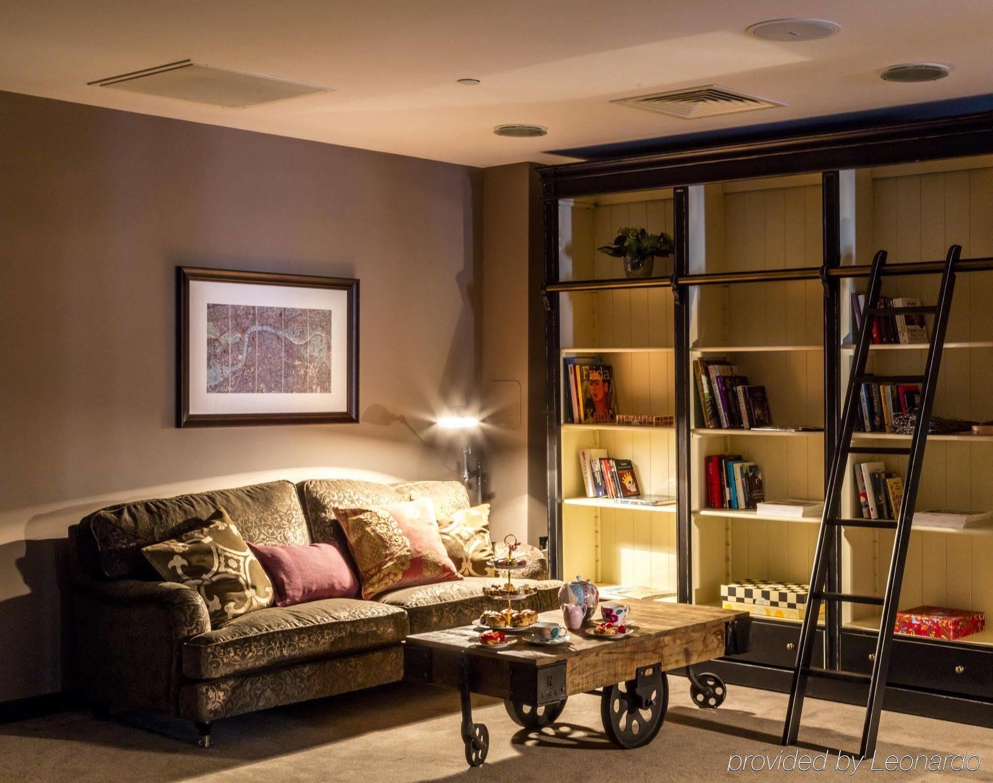 Cove Cannon Street Aparthotel 4*