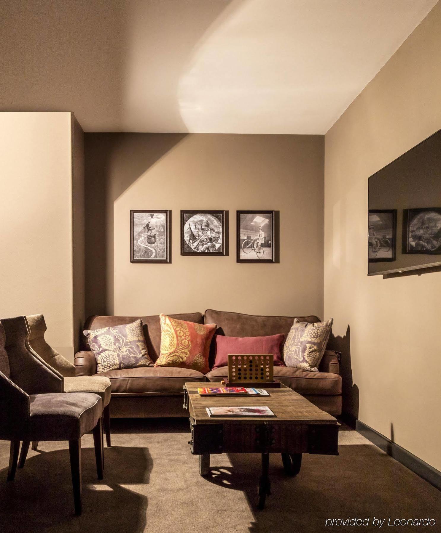 Cove Cannon Street Aparthotel 4*