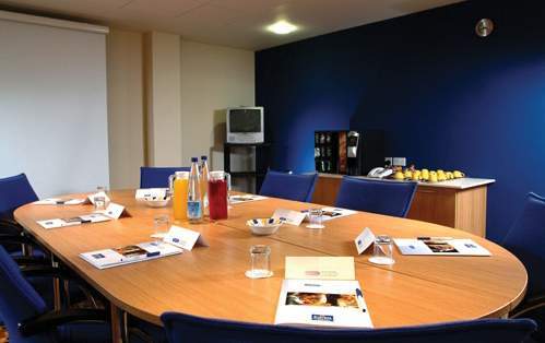 Express Limehouse By Ihg Hotel