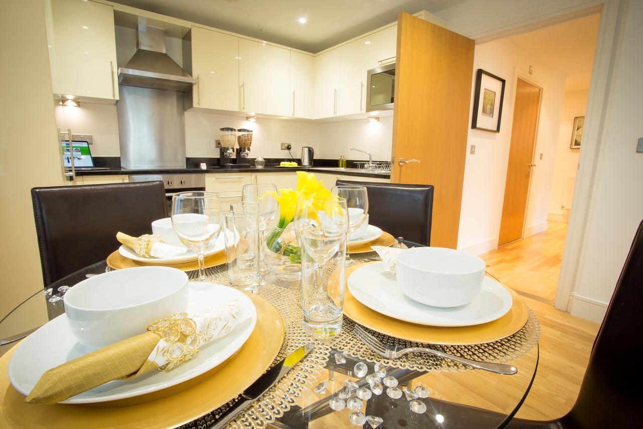 Apartment Dockside Walk - Canary Wharf
