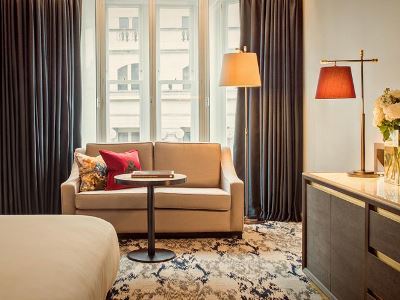 Hotel The Trafalgar St. James, Curio Collection By Hilton