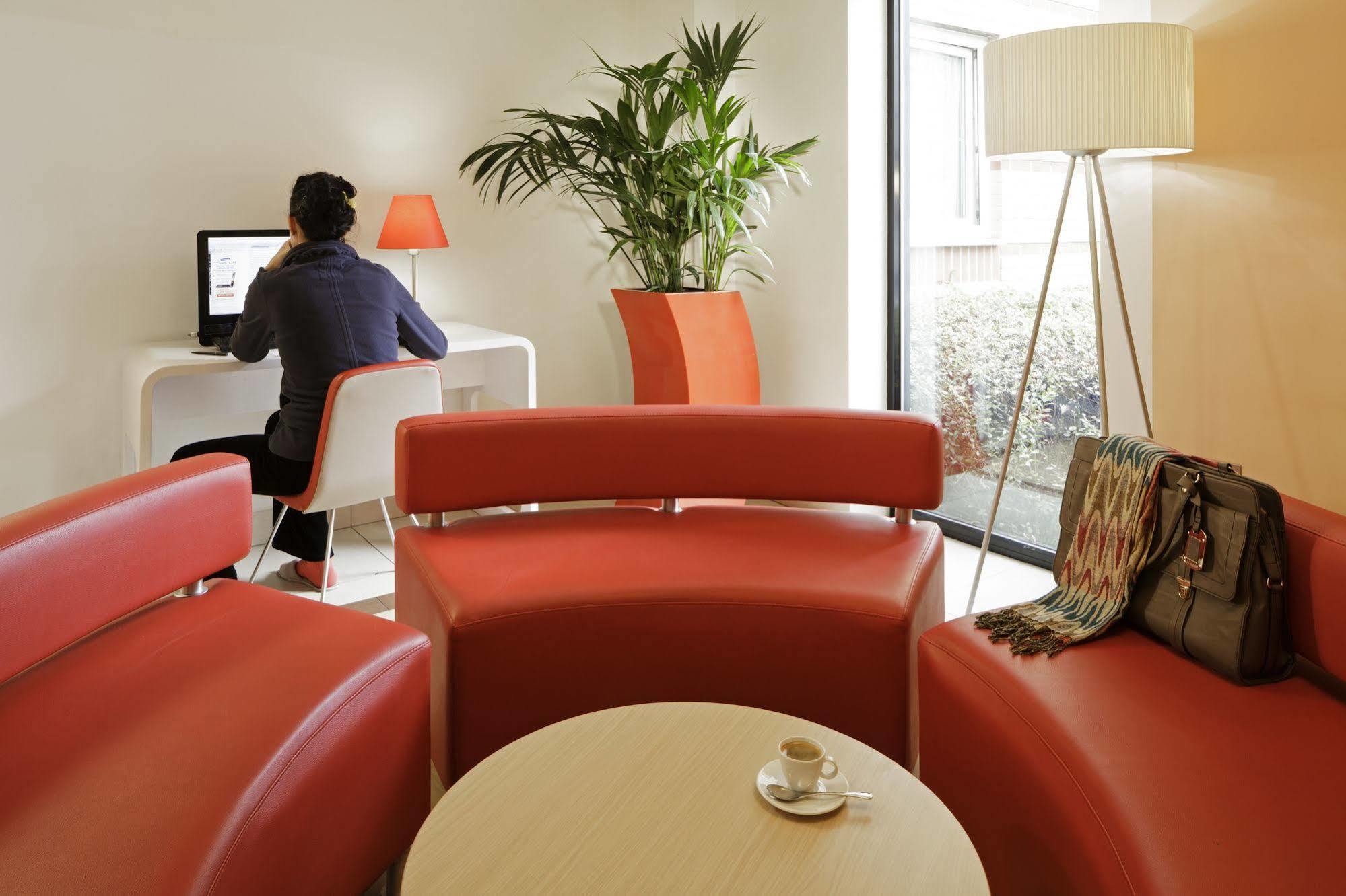 Hotel Ibis Docklands Canary Wharf 3*
