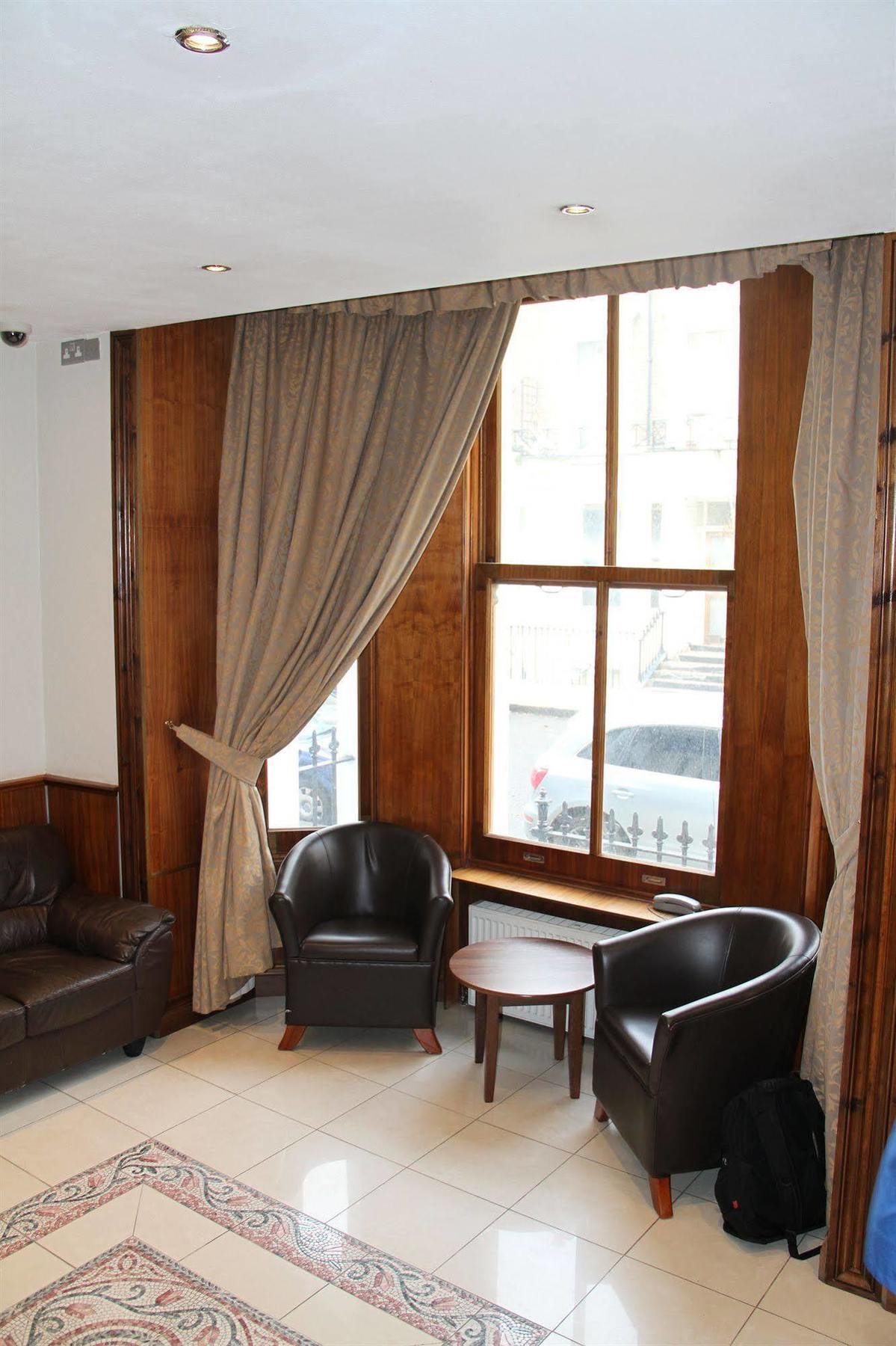 Westbury 3* London