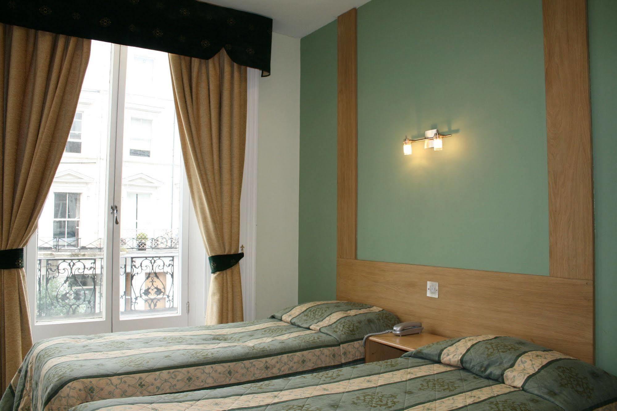 Westbury 3* London