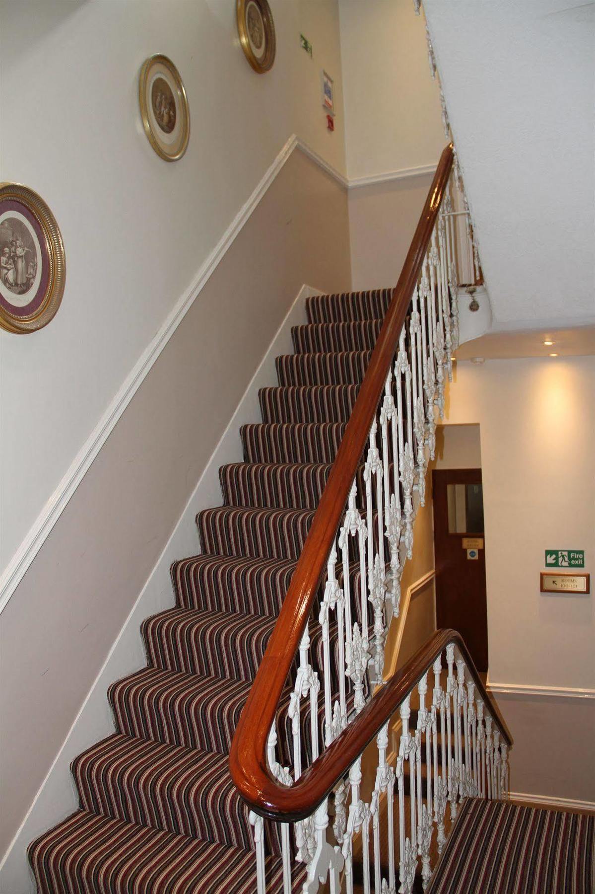Westbury 3* London