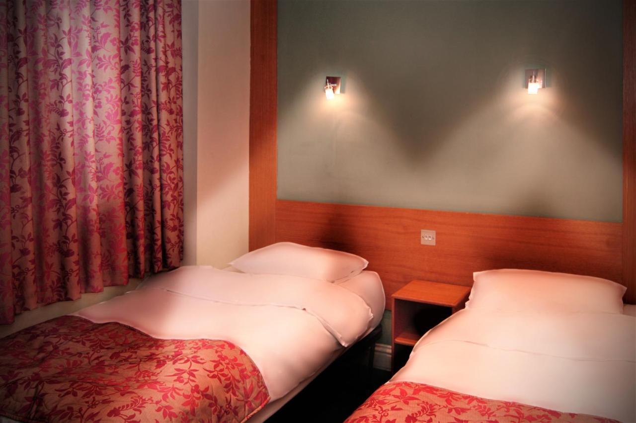Westbury 3* London